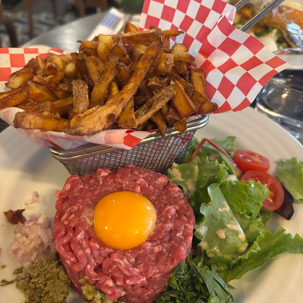 DADA BISTRO 1